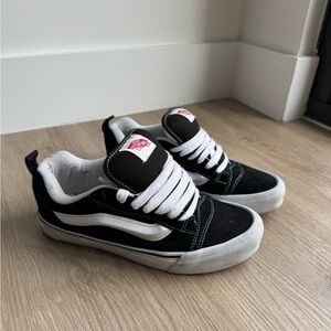 VANS KNU SKOOL